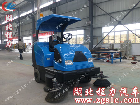 湖北程力電動(dòng)掃路車