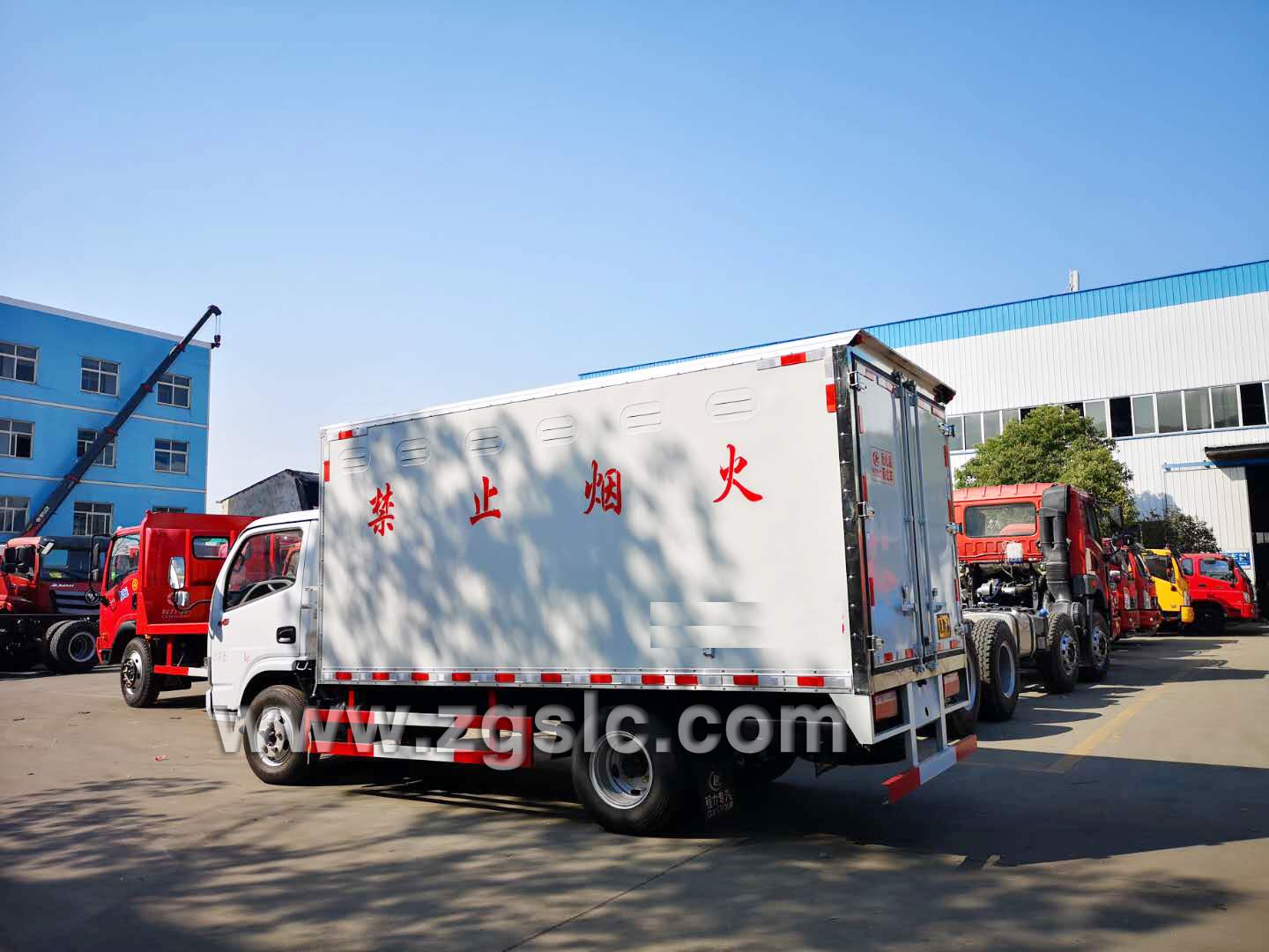东风小多利卡爆破器材运输车(国五)