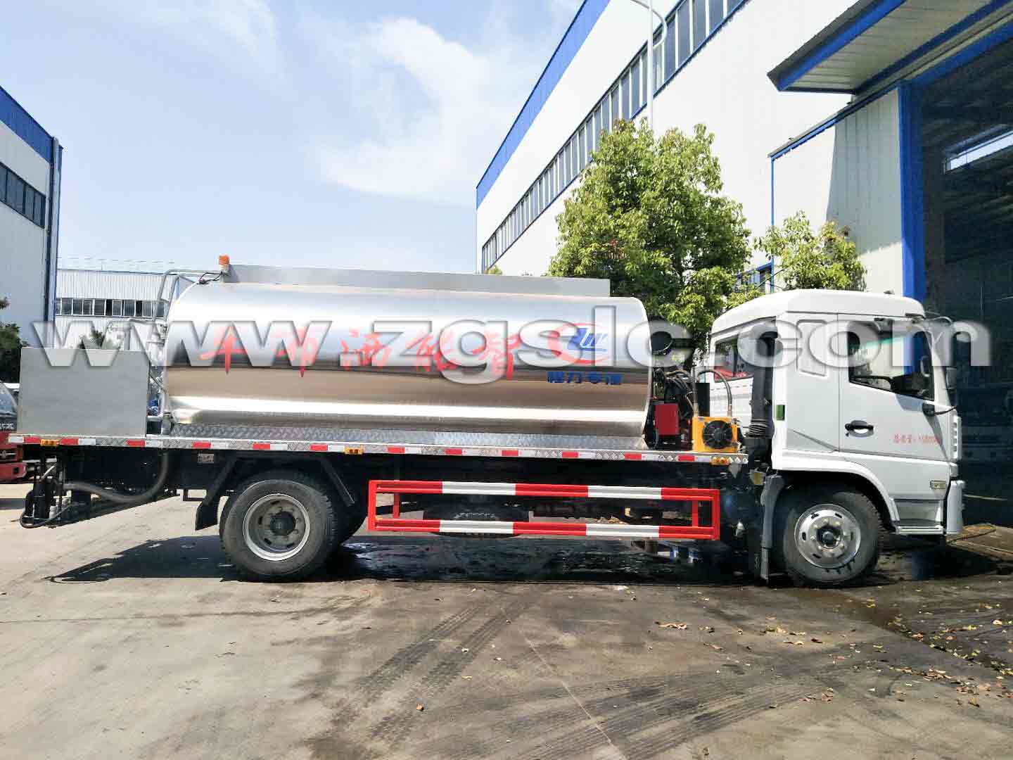 陕汽轩德沥青洒布车(国五)