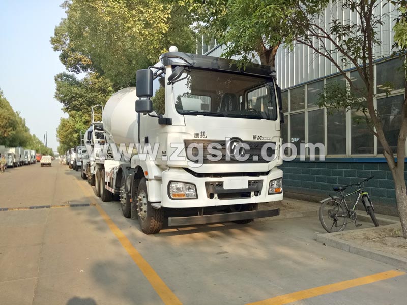 陕汽德龙混凝土搅拌运输车
